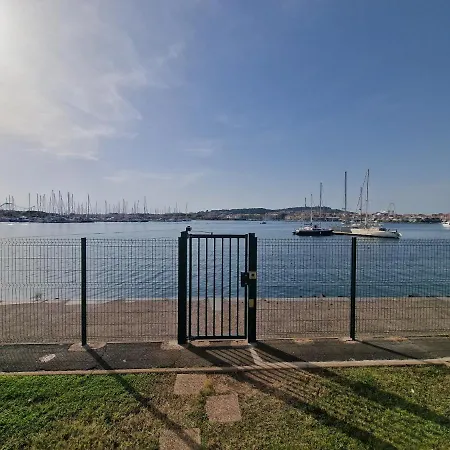 213 Ile Des Pecheurs, Vue Port * Agde