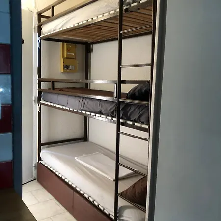 213 Ile Des Pecheurs, Vue Port